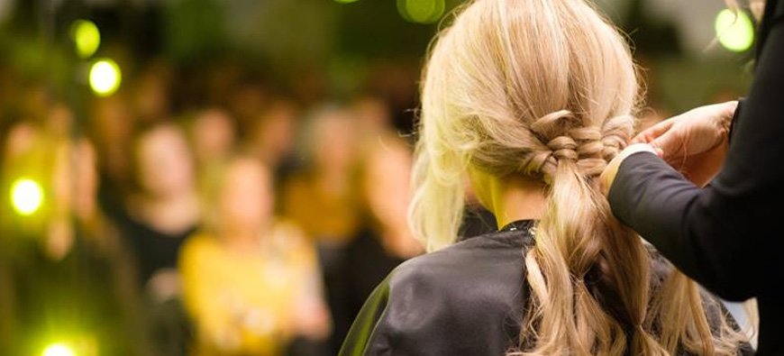 Fryzury na karnawał. Najmodniejsze karnawałowe fryzury w 2019 roku